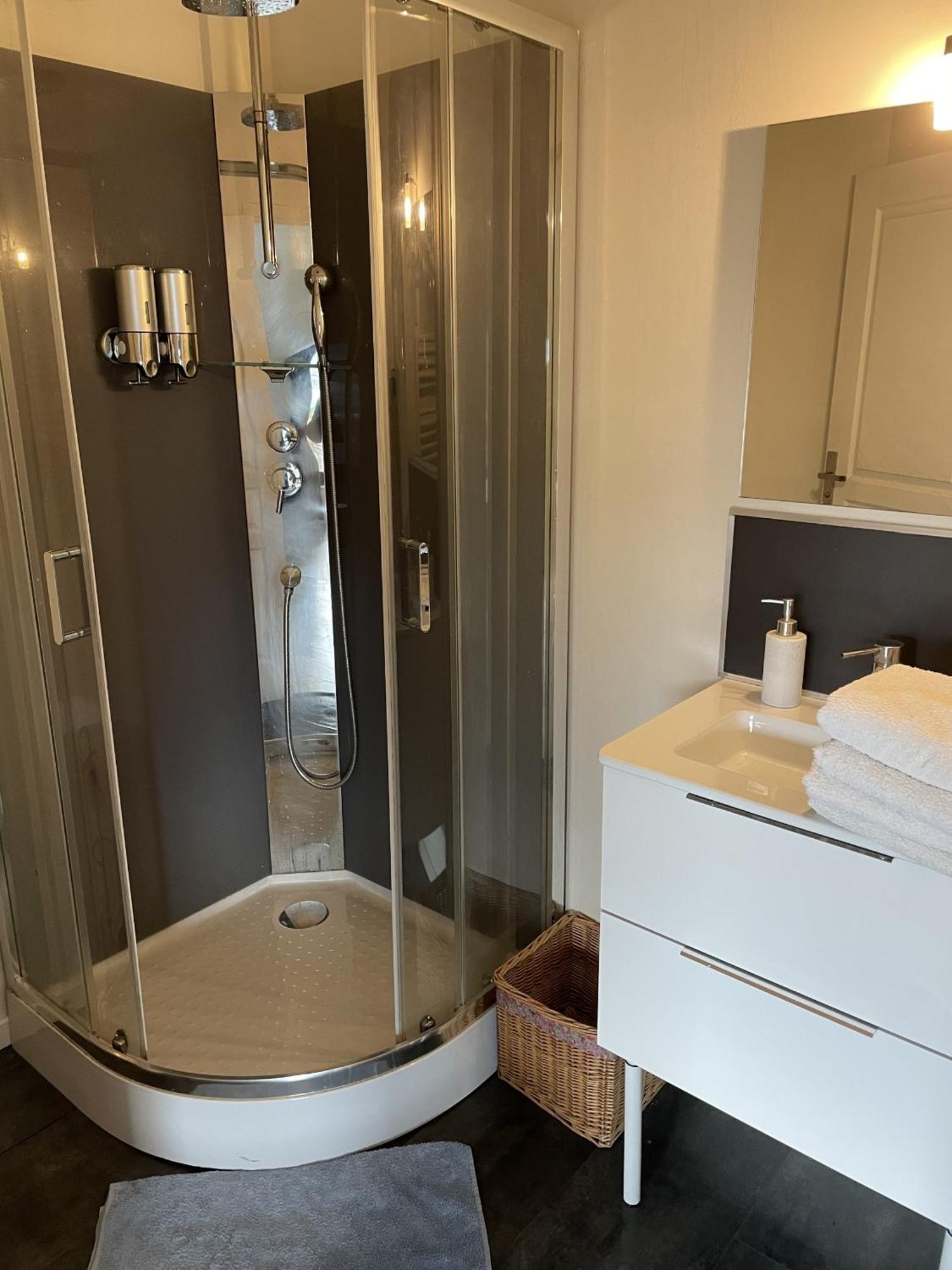 Appartshotels'De Ville Bourg-lès-Valence Zimmer foto